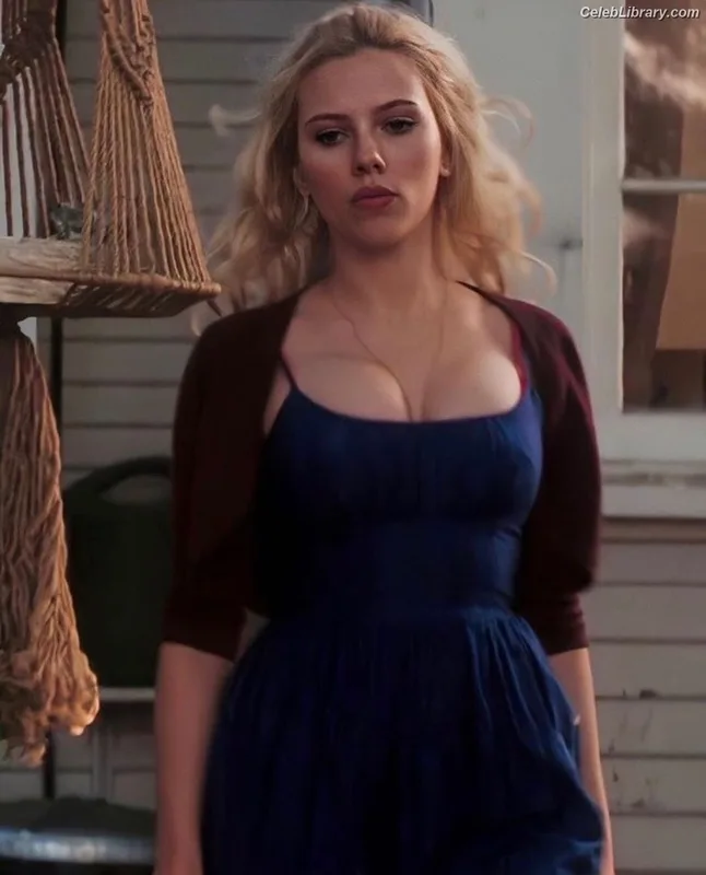 Scarlett Johansson photo 1 of 2617