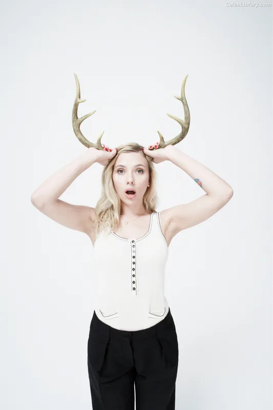 Scarlett Johansson photo 3 of 2617