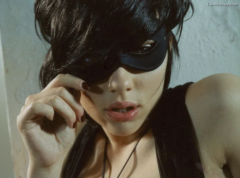 Scarlett Johansson photo 10 of 2617