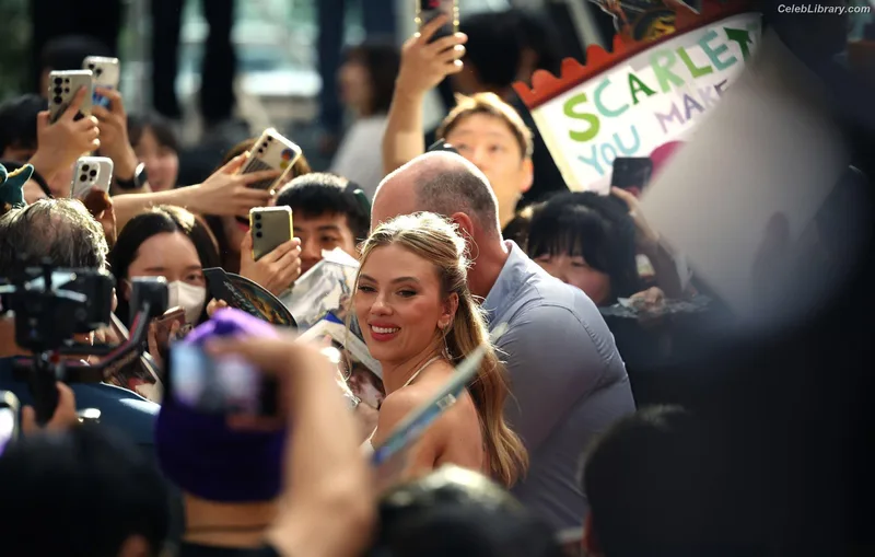 Scarlett Johansson photo 23 of 2617