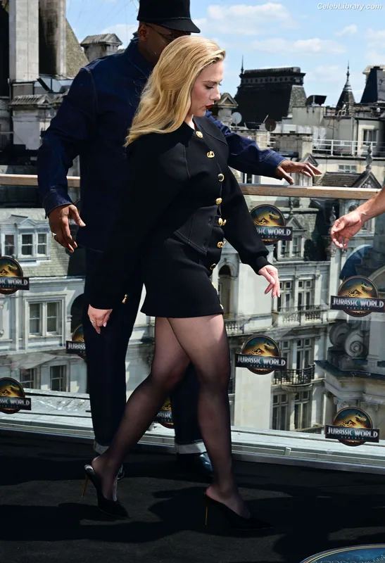 Scarlett Johansson photo 21 of 2617