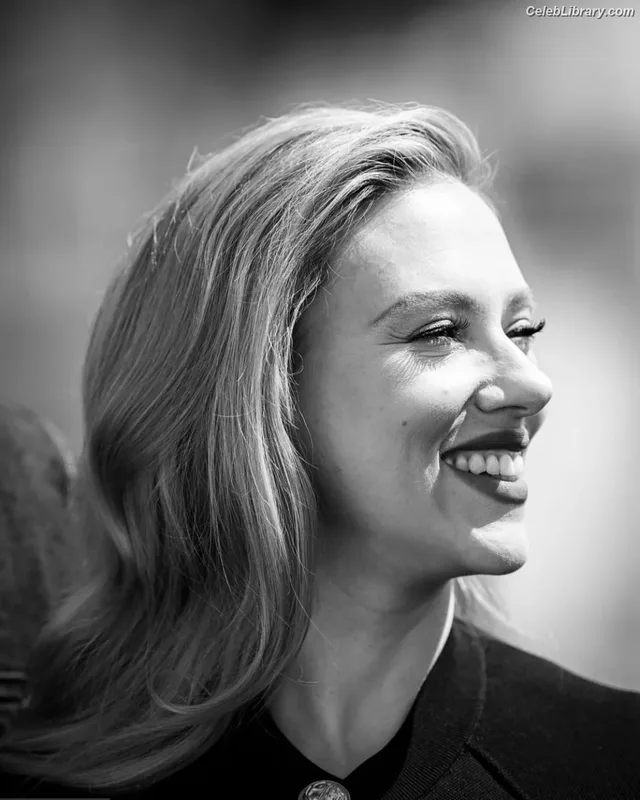 Scarlett Johansson photo 23 of 2617