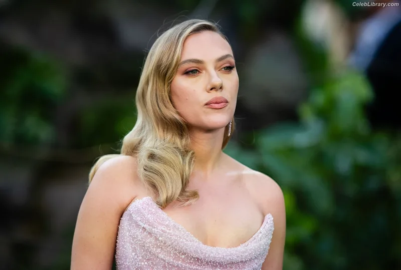 Scarlett Johansson photo 15 of 2617