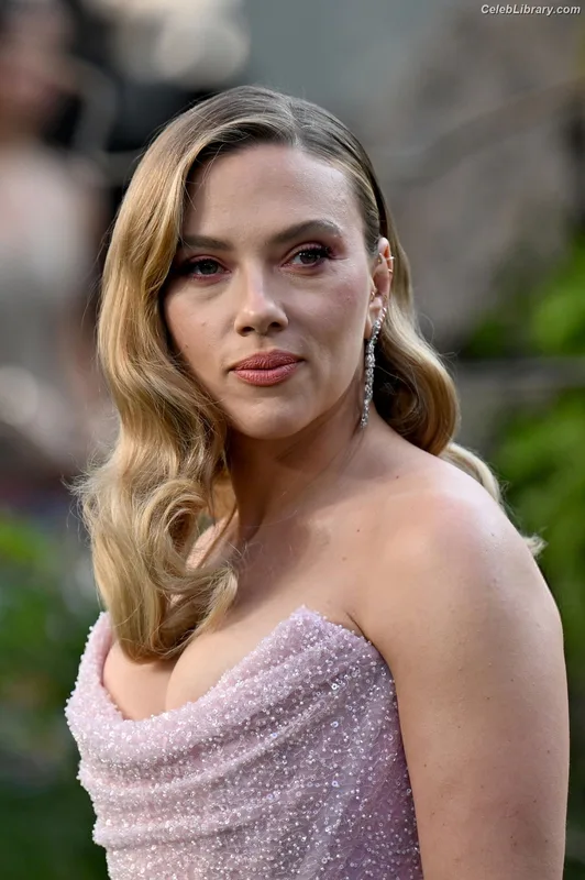 Scarlett Johansson photo 19 of 2617