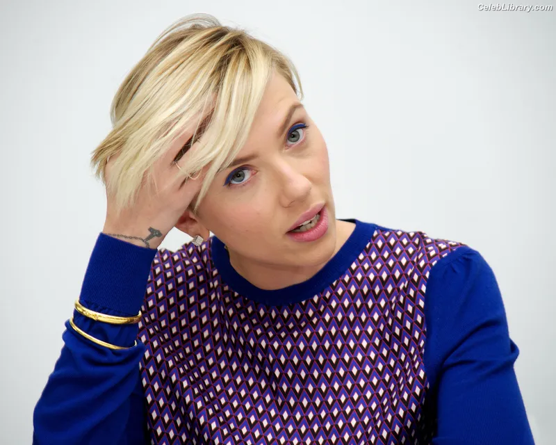 Scarlett Johansson photo 14 of 2617