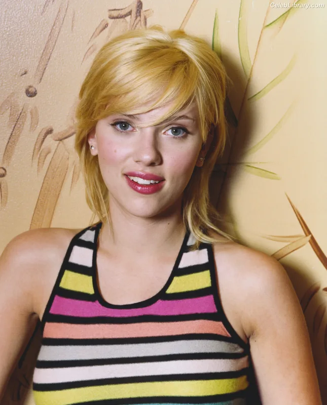 Scarlett Johansson photo 7 of 2617