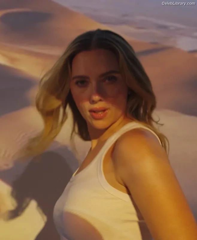Scarlett Johansson photo 16 of 2617