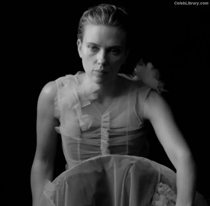 Scarlett Johansson photo 6 of 2617