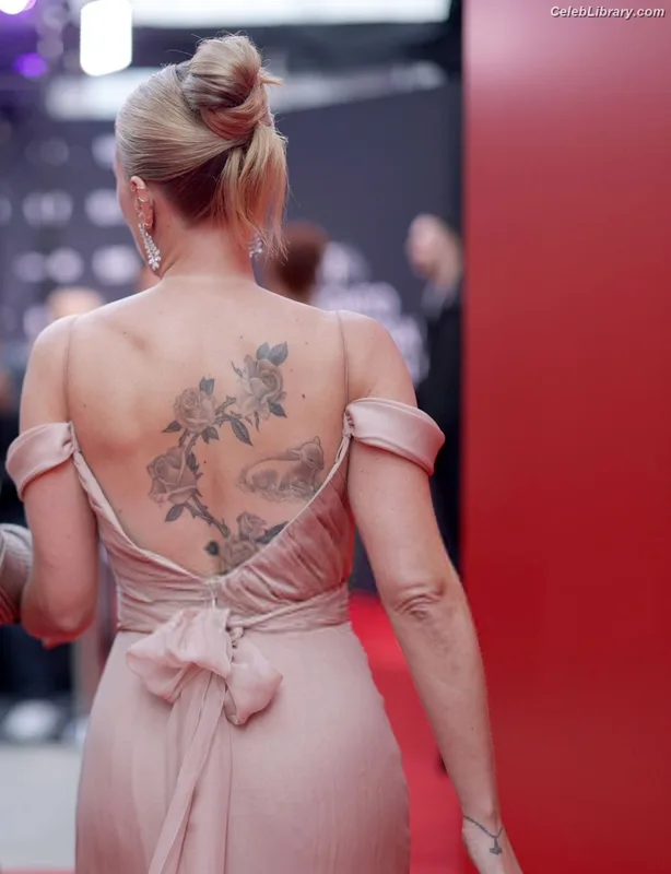 Scarlett Johansson photo 19 of 2617