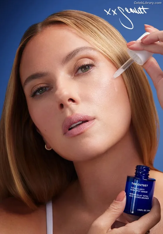 Scarlett Johansson photo 9 of 2617