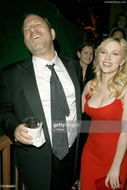 Scarlett Johansson photo 12 of 2617