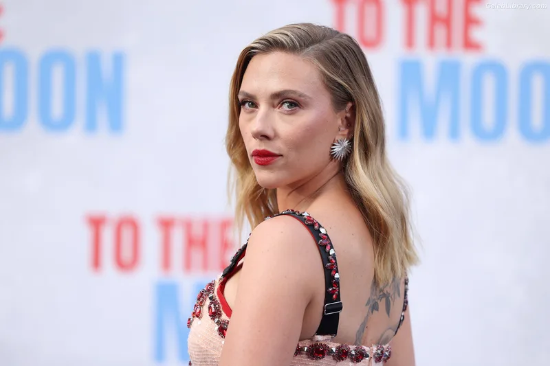 Scarlett Johansson photo 13 of 2617