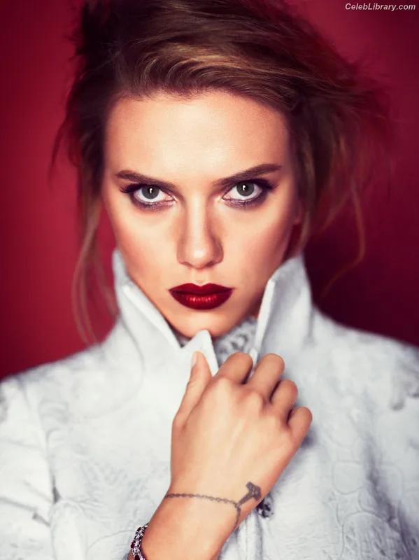 Scarlett Johansson photo 10 of 2617