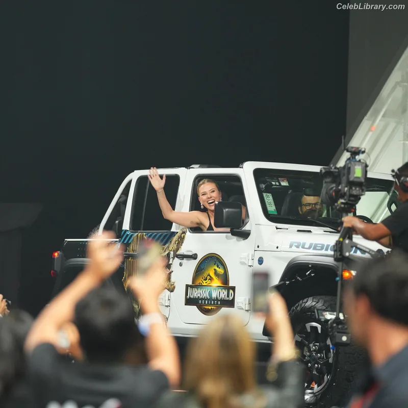 Scarlett Johansson photo 17 of 2617