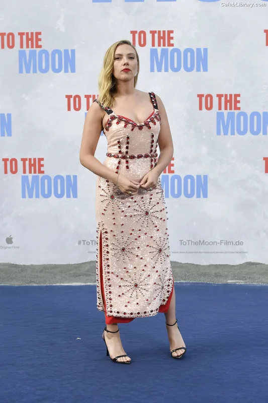 Scarlett Johansson photo 13 of 2617