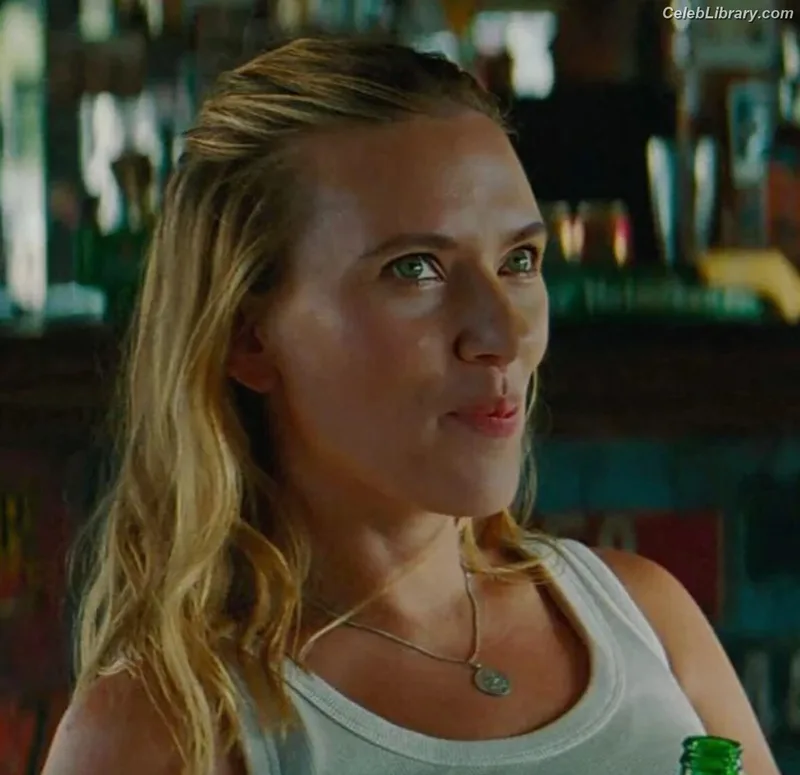Scarlett Johansson photo 23 of 2617