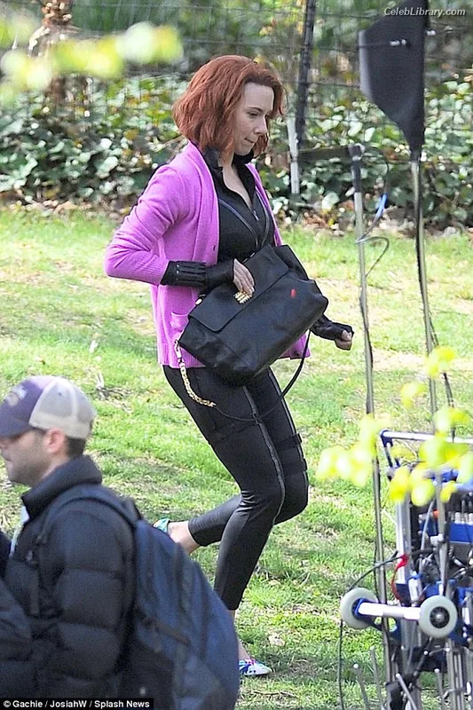 Scarlett Johansson photo 16 of 2617