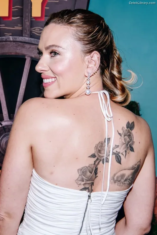 Scarlett Johansson photo 5 of 2617