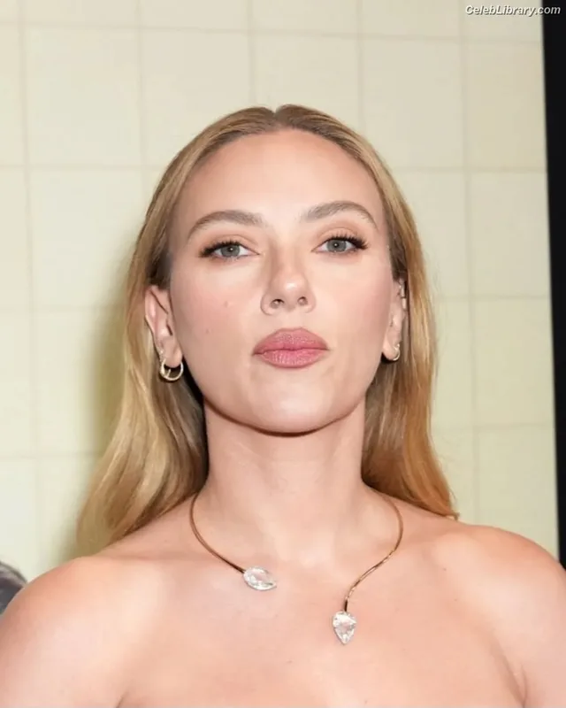 Scarlett Johansson photo 20 of 2617