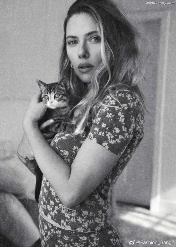 Scarlett Johansson photo 2 of 2617