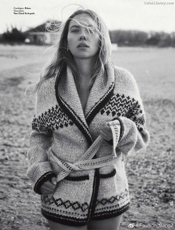 Scarlett Johansson photo 3 of 2617