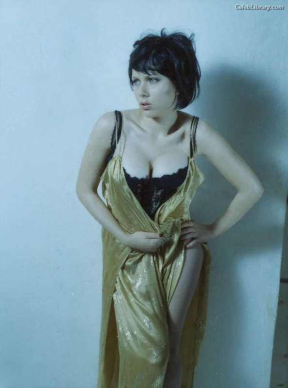 Scarlett Johansson photo 12 of 2617