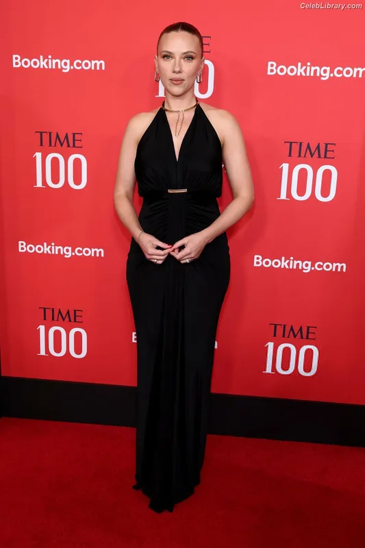 Scarlett Johansson photo 16 of 2617