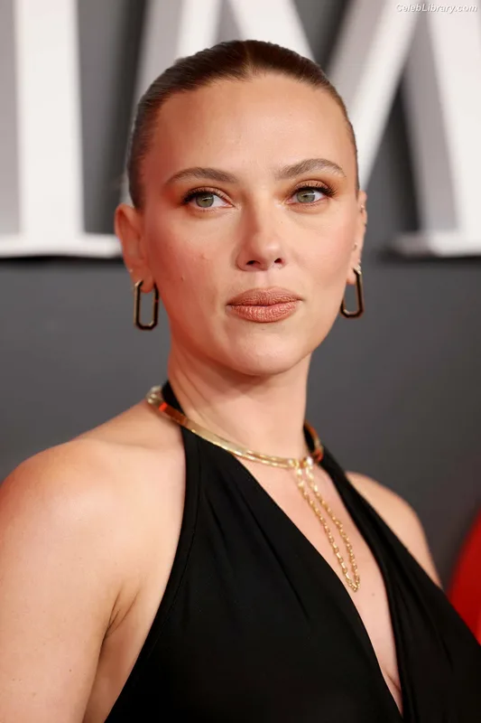 Scarlett Johansson photo 18 of 2617
