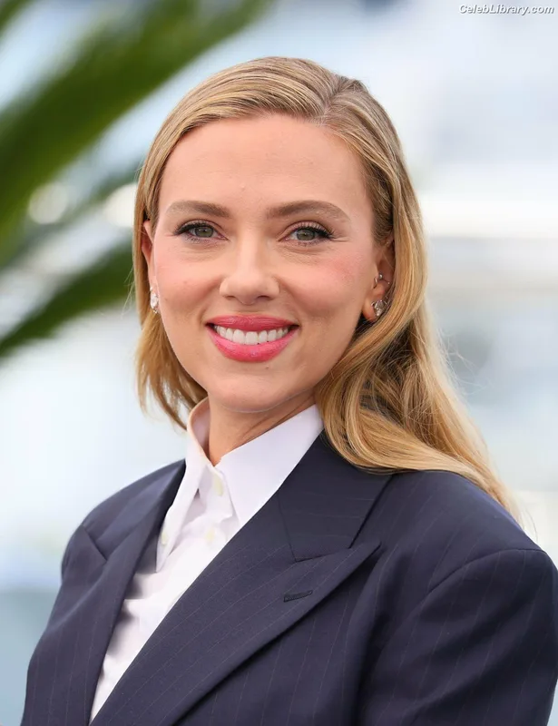 Scarlett Johansson photo 1 of 2617