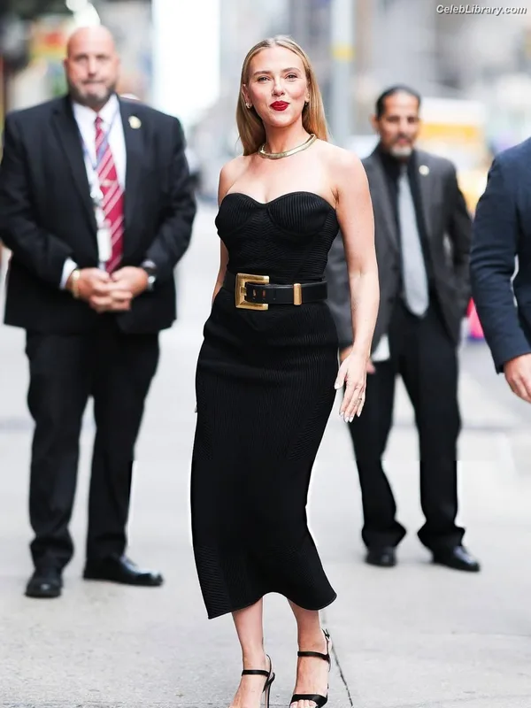 Scarlett Johansson photo 9 of 2617
