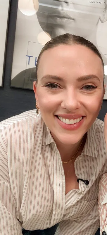 Scarlett Johansson photo 14 of 2617