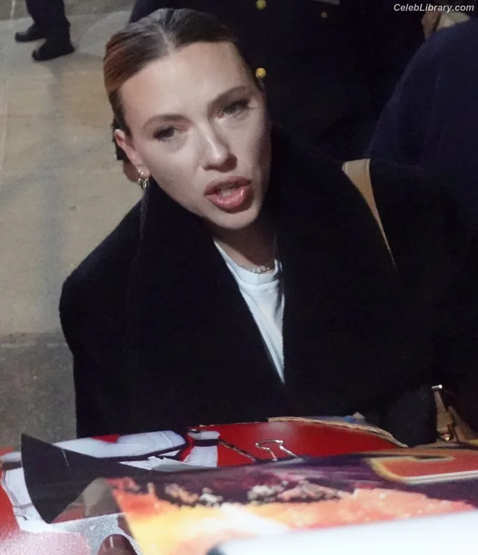 Scarlett Johansson photo 11 of 2617