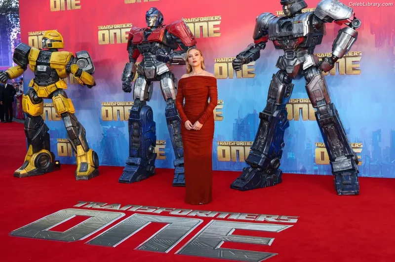 Scarlett Johansson photo 23 of 2617