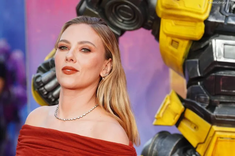 Scarlett Johansson photo 24 of 2617