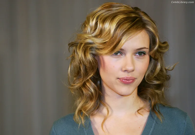 Scarlett Johansson photo 16 of 2617