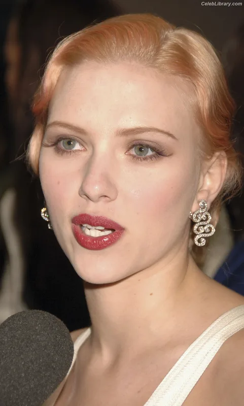 Scarlett Johansson photo 21 of 2617