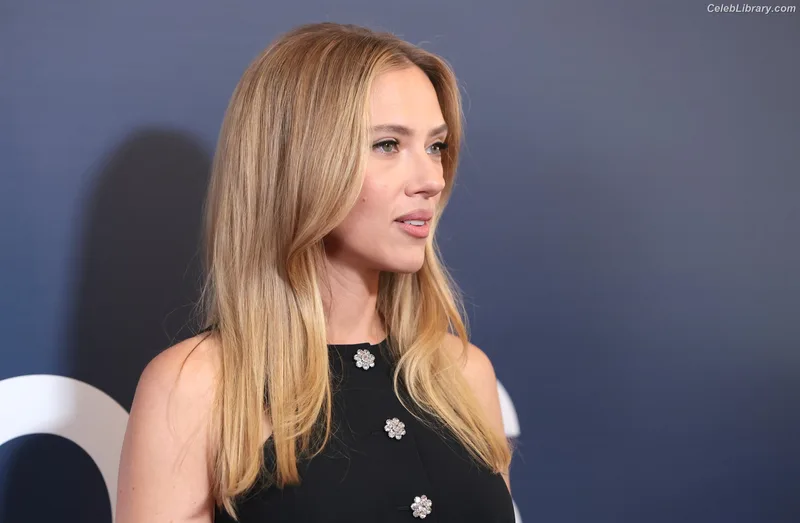 Scarlett Johansson photo 6 of 2617
