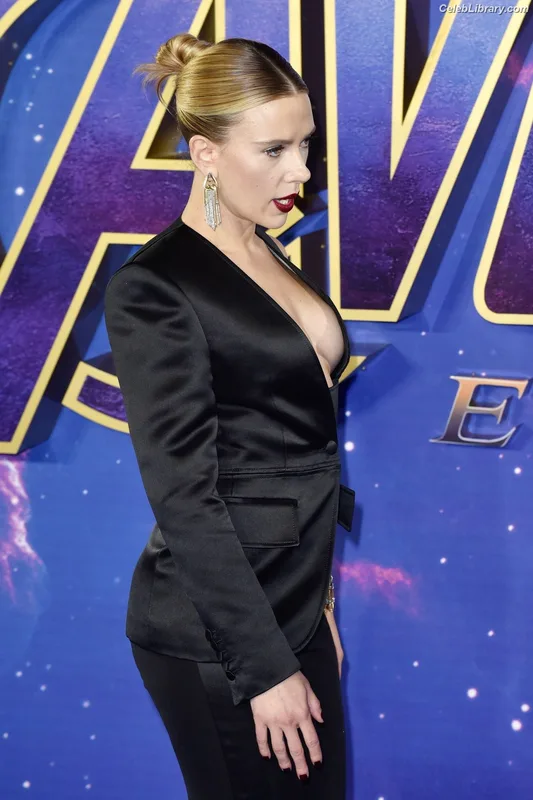 Scarlett Johansson photo 21 of 2617