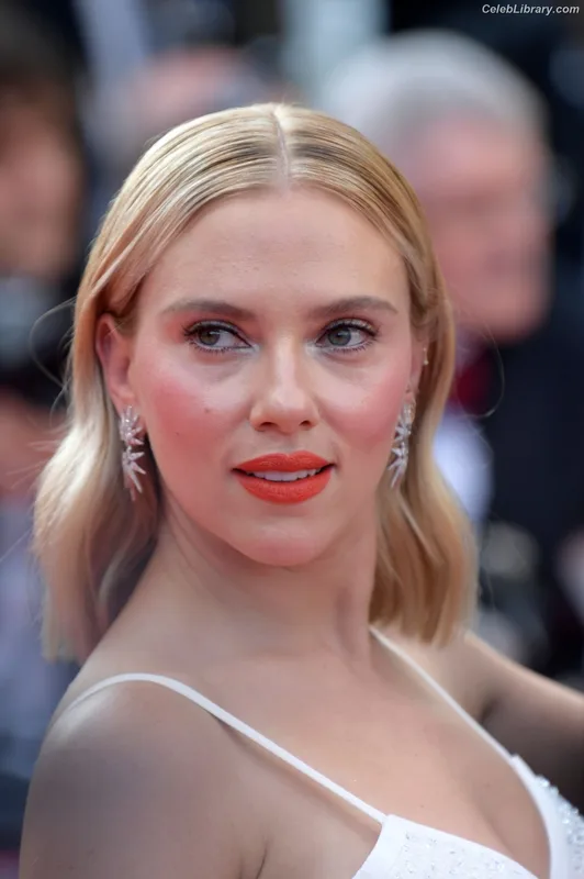 Scarlett Johansson photo 18 of 2617
