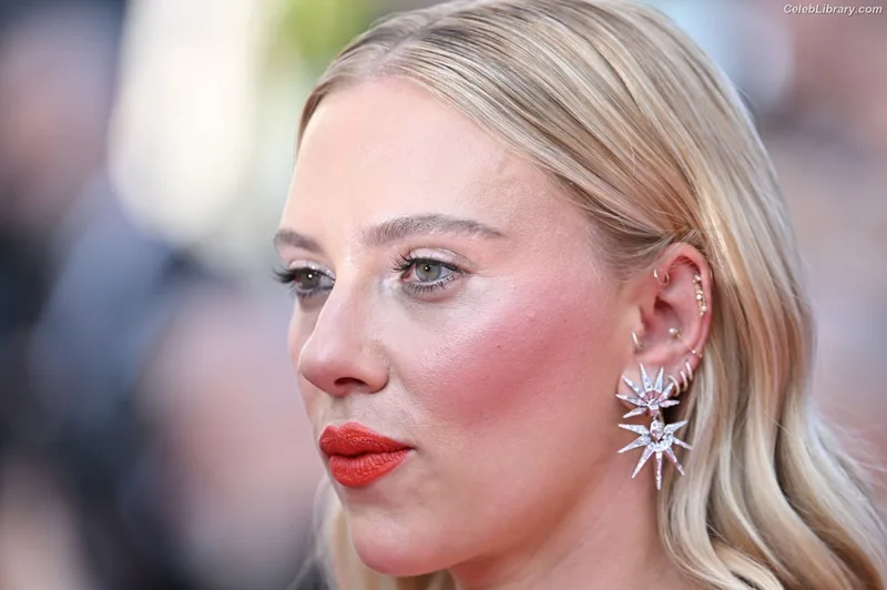 Scarlett Johansson photo 20 of 2617