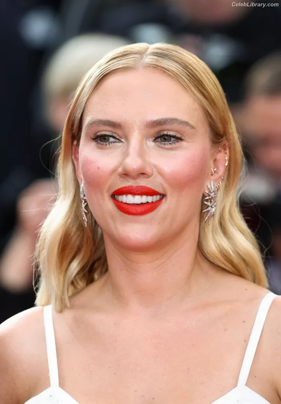 Scarlett Johansson photo 15 of 2617