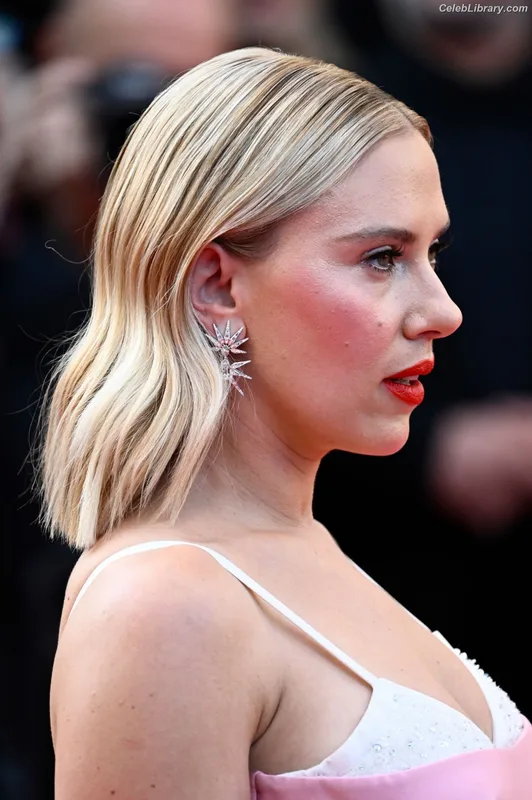 Scarlett Johansson photo 17 of 2617