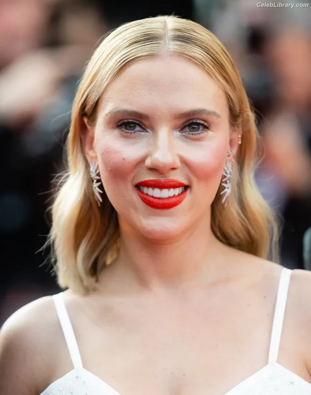 Scarlett Johansson photo 17 of 2617