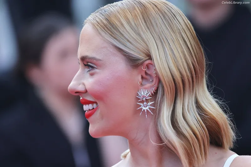 Scarlett Johansson photo 14 of 2617