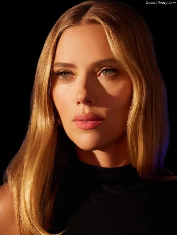 Scarlett Johansson photo 7 of 2617