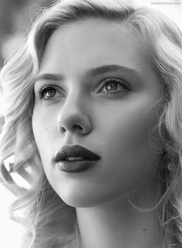 Scarlett Johansson photo 1 of 2617
