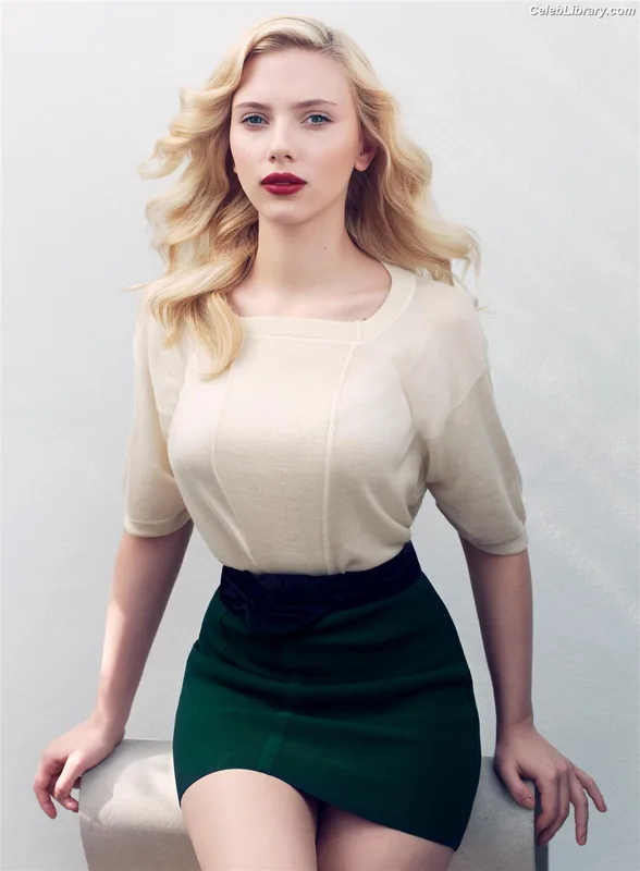 Scarlett Johansson photo 5 of 2617