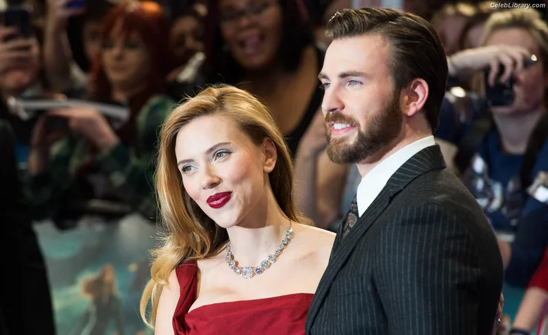 Scarlett Johansson photo 24 of 2617