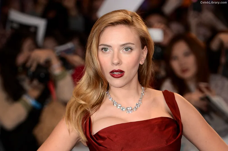 Scarlett Johansson photo 15 of 2617