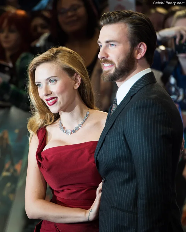 Scarlett Johansson photo 18 of 2617
